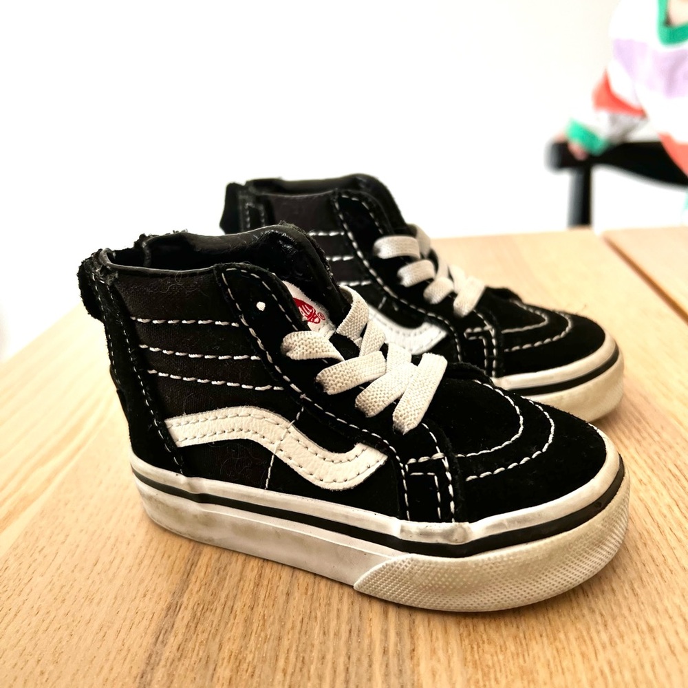 Vans Toddler Size 3.5 Sk8-Hi Zip High Top Sneakers – Black & White
